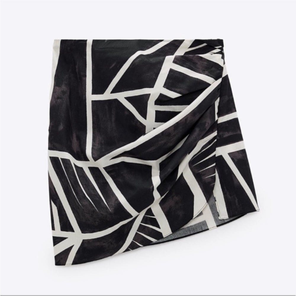 Zara geometric black and white skirt
